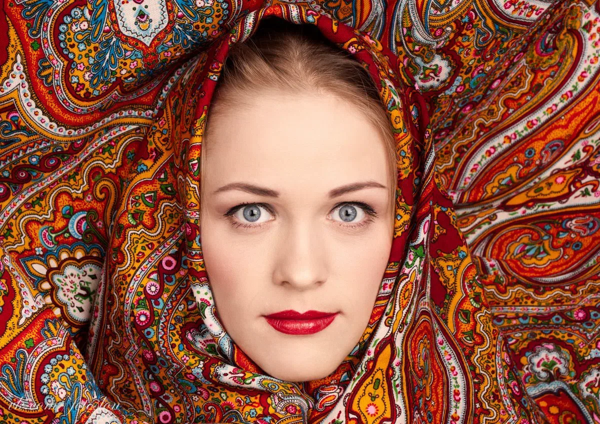 Женский портрет в платке